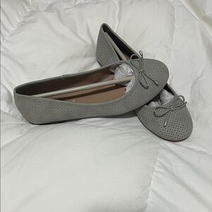 Esprit Light Gray Perforated Flats